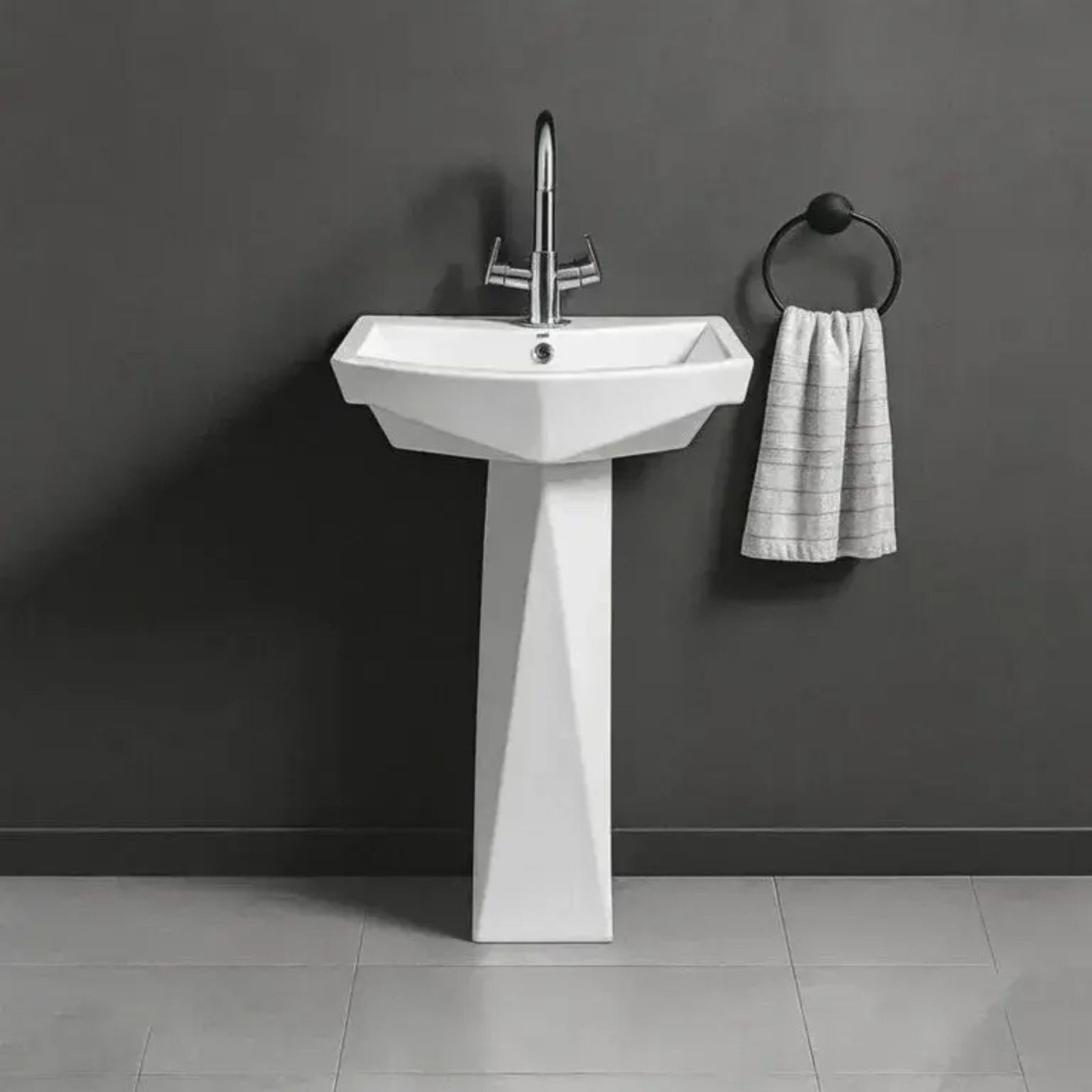 Wash Basin Pedestal
Classic basin with full pedestal for stability and concealed plumbing. A timeless solution for residential bathrooms.